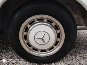 Bild 5/9 von Mercedes-Benz 200 (1978)