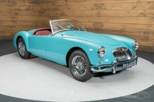 Image 2/19 of MG MGA 1500 (1958)