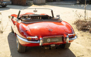 Image 10/54 of Jaguar Type E 4.2 (1965)