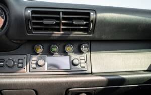 Image 35/48 of Porsche 911 Carrera 4 (1992)