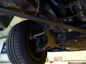 Image 32/83 de Mercedes-Benz E 220 (1996)