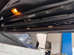 Bild 32/54 von Mercedes-Benz 300 TD Turbo (1993)