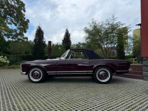 Image 2/26 de Mercedes-Benz 230 SL (1965)