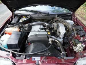 Image 16/20 of Mercedes-Benz E 220 (1996)