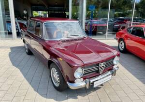 Image 8/23 of Alfa Romeo Giulia 1300 Super (1972)
