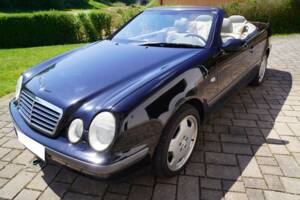 Bild 13/17 von Mercedes-Benz CLK 320 (1998)