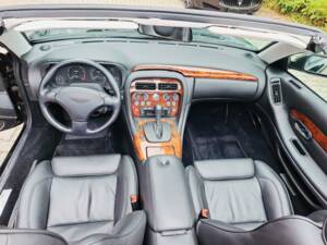 Bild 13/20 von Aston Martin DB 7 Vantage Volante (2002)