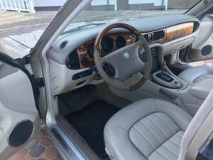 Afbeelding 2/8 van Jaguar XJ 8 Sovereign (1998)