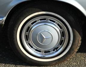 Immagine 14/50 di Mercedes-Benz 380 SL (1980)