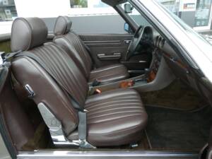 Afbeelding 13/23 van Mercedes-Benz 500 SL (1985)
