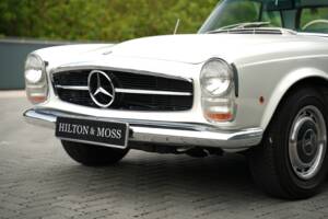 Image 30/50 de Mercedes-Benz 280 SL (1968)