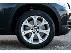 Image 17/34 of BMW X5 xDrive48i (2006)