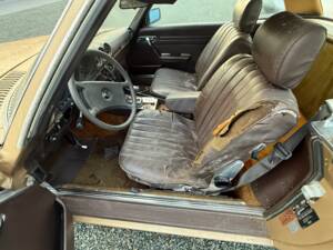 Image 8/10 de Mercedes-Benz 380 SL (1983)