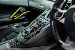 Image 27/47 de Lamborghini Aventador LP 700-4 (2013)
