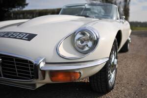 Image 3/37 de Jaguar Type E V12 (1972)