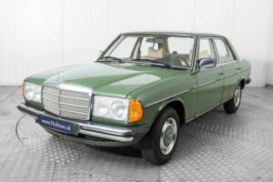Afbeelding 17/50 van Mercedes-Benz 300 D (1978)