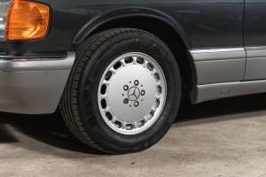 Image 18/50 of Mercedes-Benz 500 SEL (1988)
