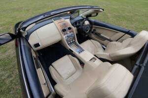 Image 45/50 of Aston Martin DB 9 Volante (2006)