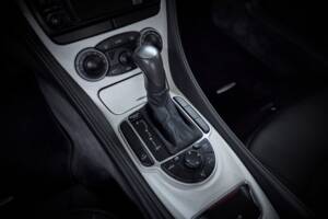 Image 63/99 de Mercedes-Benz SL 55 AMG (2005)