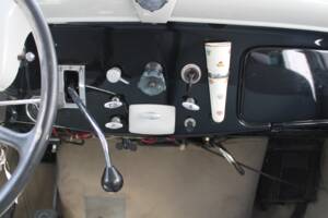 Image 33/50 of Citroën Traction Avant 11 Familiale (1955)