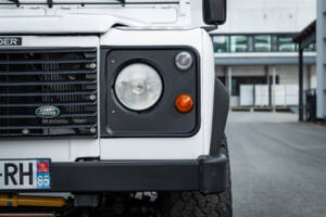 Immagine 28/97 di Land Rover Defender 90 (1995)