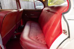 Image 47/50 of Jaguar Mk II 2.4 (1967)