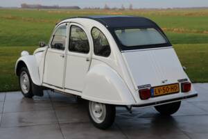 Image 16/50 of Citroën 2 CV 6 (1985)