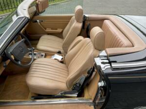 Image 20/36 of Mercedes-Benz 560 SL (1986)