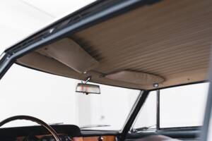 Image 81/100 of Ferrari 330 GT 2+2 (1965)