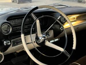Bild 2/8 von Cadillac de Ville Touring Sedan (1959)