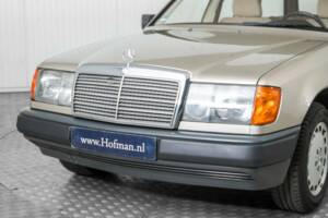 Bild 20/50 von Mercedes-Benz 230 TE (1987)