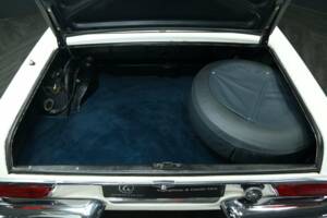 Image 33/50 of Mercedes-Benz 280 SL (1968)