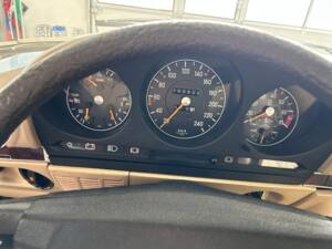 Image 15/39 de Mercedes-Benz 350 SLC (1978)