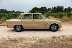 Image 3/18 of Alfa Romeo Giulia 1300 Super (1971)