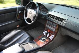 Image 2/8 de Mercedes-Benz 300 SL (1993)