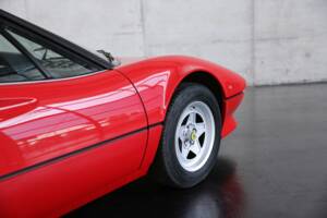 Image 22/50 of Ferrari 308 GTSi (1982)