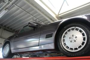 Image 8/50 of Mercedes-Benz 500 SL (1990)