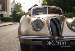 Image 7/34 of Jaguar XK 120 FHC (1952)