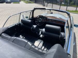 Image 16/47 of Mercedes-Benz 250 SE (1966)