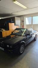 Image 3/4 of BMW 320i (1992)