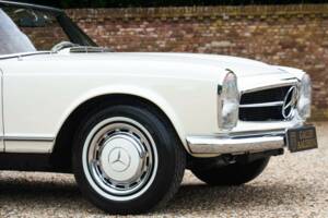 Image 31/50 de Mercedes-Benz 280 SL (1971)