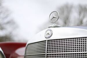 Image 42/50 of Mercedes-Benz 220 (1967)