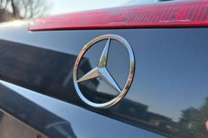 Image 22/24 of Mercedes-Benz CLK 430 (2000)