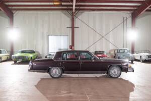 Image 5/58 of Cadillac Brougham Elegance (1988)