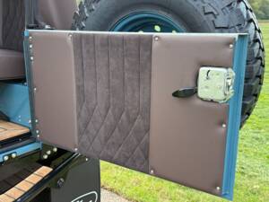 Image 21/33 de Land Rover Defender 90 (1997)