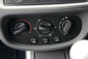 Image 49/50 de Renault Clio II V6 (2002)
