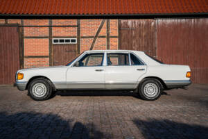 Image 11/44 de Mercedes-Benz 500 SEL (1984)