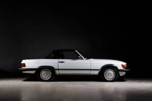Image 3/48 of Mercedes-Benz 560 SL (1988)