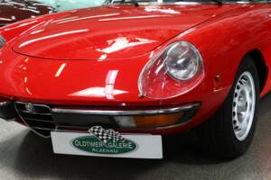 Afbeelding 4/37 van Alfa Romeo 2000 Spider Veloce (1979)