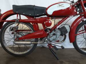 Image 7/44 of Moto Guzzi Cardellino 75 (1957)